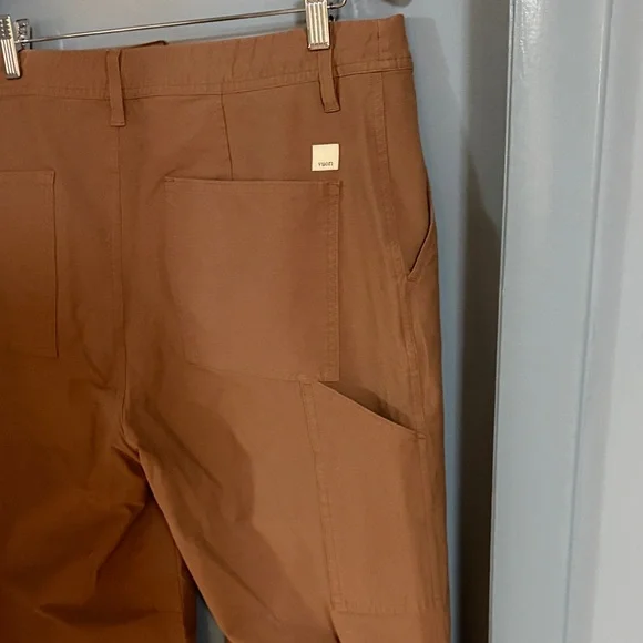 Vuori Women's Wide Leg Pants in Chocolate Brown - Picture 7 of 12